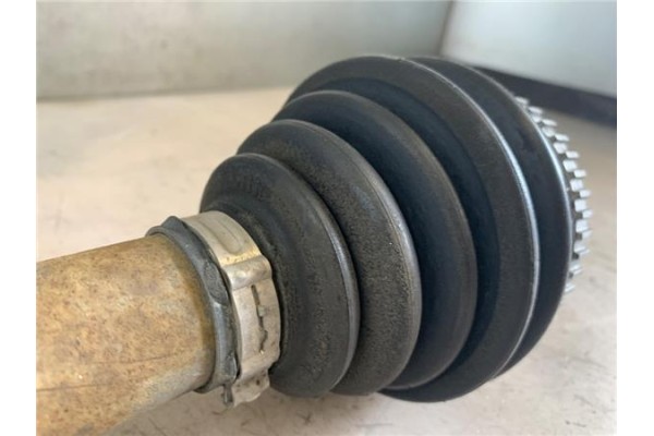 Recambio de palier delantero izquierdo para peugeot 206 1.6 hdi 110 referencia OEM IAM 3272AJ  