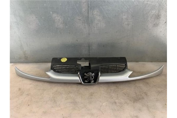 Recambio de rejilla capo para peugeot 206 1.6 hdi 110 referencia OEM IAM 7414EK  