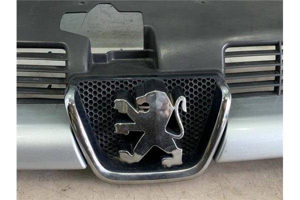 Recambio de rejilla capo para peugeot 206 1.6 hdi 110 referencia OEM IAM 7414EK  
