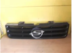 Recambio de rejilla capo para ssangyong musso 2.9 d referencia OEM IAM 7943005001GD 7943005811HAE 