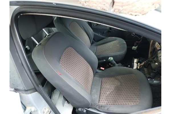 Recambio de asiento delantero derecho para seat ibiza berlina (6j5) 1.4 tdi referencia OEM IAM 6R4881106M  
