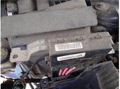 Recambio de caja fusibles/rele para renault megane iii sport tourer 1.5 dynamique referencia OEM IAM 243800011R  