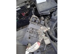 Recambio de caja fusibles/rele para renault megane iii sport tourer 1.5 dynamique referencia OEM IAM 243800011R  