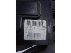 Recambio de caja fusibles/rele para renault megane iii sport tourer 1.5 dynamique referencia OEM IAM 243800011R  