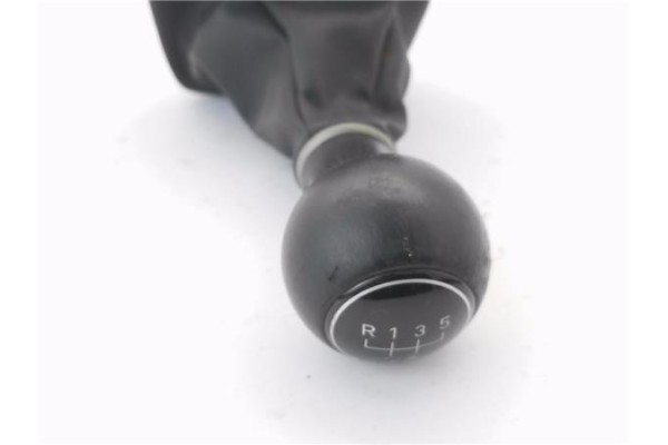 Recambio de pomo palanca cambio para seat ibiza berlina (6j5) 1.6 tdi referencia OEM IAM 6J0711113AD  