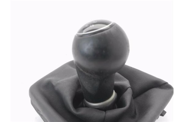 Recambio de pomo palanca cambio para seat ibiza berlina (6j5) 1.6 tdi referencia OEM IAM 6J0711113AD  