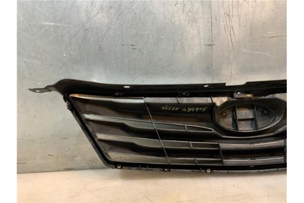Recambio de rejilla paragolpes delantero para subaru legacy v 2.0 d referencia OEM IAM 57702AJ080  