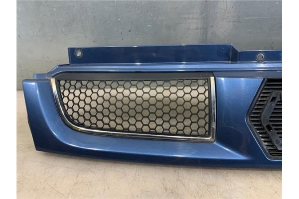 Recambio de rejilla paragolpes delantero para renault trafic ii furgón (fl) 2.5 dti referencia OEM IAM 8200204450  