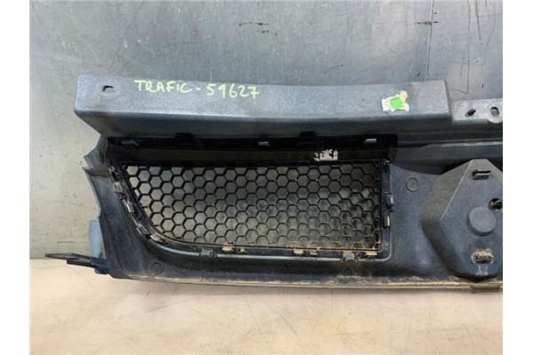 Recambio de rejilla paragolpes delantero para renault trafic ii furgón (fl) 2.5 dti referencia OEM IAM 8200204450  