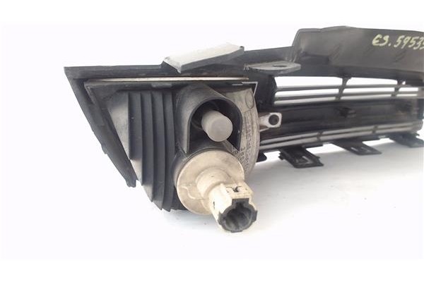 Recambio de rejilla paragolpes delantero izquierda para nissan micra (k12e) 1.2 16v referencia OEM IAM 62330AX600  