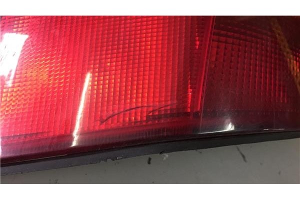 Recambio de piloto trasero izquierdo para opel vectra b berlina 1.6 sport (1999) referencia OEM IAM   