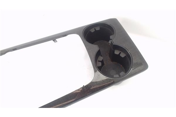 Recambio de embellecedor consola central para kia sorento (bl) 2.5 crdi referencia OEM IAM 846303E5308Y  
