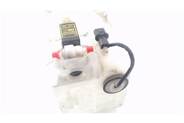 Recambio de deposito limpiaparabrisas para kia carnival 2.9 crdi referencia OEM IAM 986104D000  