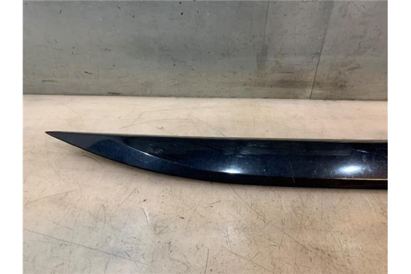 Recambio de moldura puerta trasero derecha para peugeot 2008 1.2 access referencia OEM IAM 96784068XT  