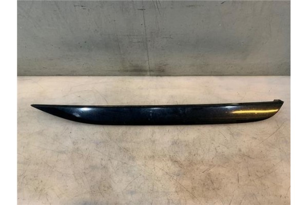 Recambio de moldura puerta trasero derecha para peugeot 2008 1.2 access referencia OEM IAM 96784068XT  