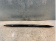 Recambio de moldura puerta trasero derecha para peugeot 2008 1.2 access referencia OEM IAM 96784068XT  