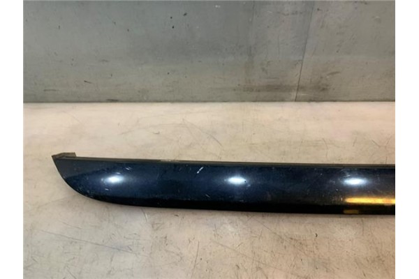 Recambio de moldura puerta delantero izquierda para peugeot 2008 1.2 access referencia OEM IAM 96784070XT  