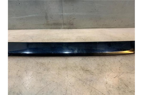 Recambio de moldura puerta delantero izquierda para peugeot 2008 1.2 access referencia OEM IAM 96784070XT  