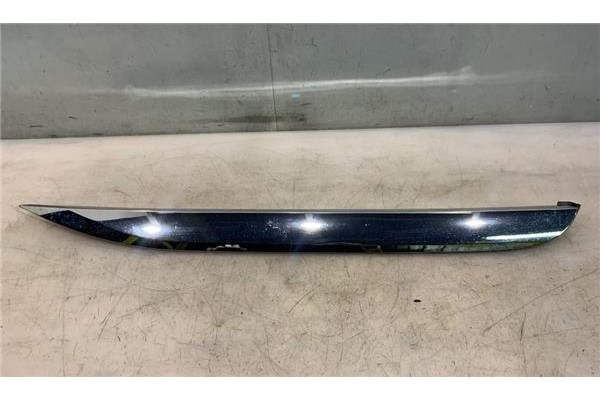 Recambio de moldura puerta trasero derecha para peugeot 2008 1.6 allure referencia OEM IAM   