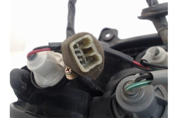 Recambio de piloto trasero derecho para kia carnival 2.9 td referencia OEM IAM   