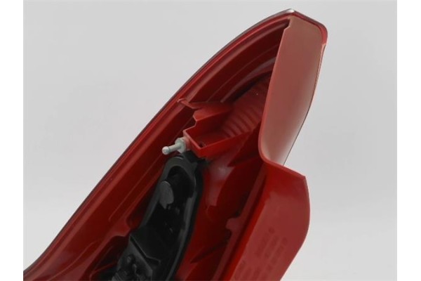 Recambio de piloto trasero derecho para citroen c4 coupe 1.6 16v referencia OEM IAM 6351T6  