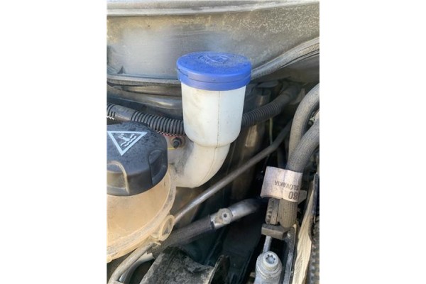 Recambio de deposito limpiaparabrisas para citroen c4 cactus 1.5 business class referencia OEM IAM 9801973680  