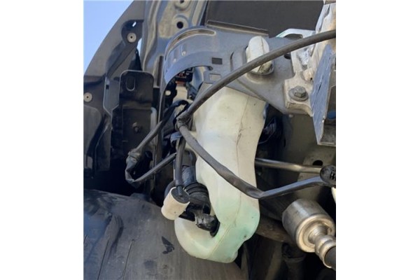 Recambio de deposito limpiaparabrisas para citroen c4 cactus 1.5 business class referencia OEM IAM 9801973680  