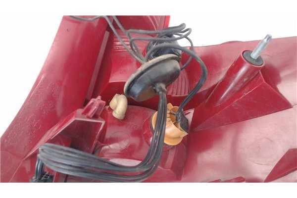 Recambio de piloto trasero izquierdo para citroen c4 berlina referencia OEM IAM 9655864880 79998D 