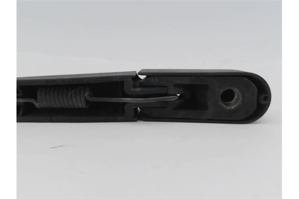 Recambio de brazo limpiaparabrisas trasero para citroen c3 1.6 16v hdi referencia OEM IAM 6429T8  