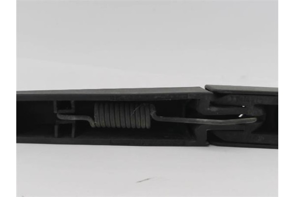Recambio de brazo limpiaparabrisas trasero para citroen c3 1.6 16v hdi referencia OEM IAM 6429T8  