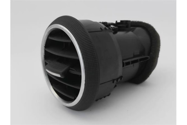 Recambio de rejilla entrada de aire para audi a3 sportback (8pa) 2.0 tdi ambiente referencia OEM IAM 8P0820901A 8P0820901 