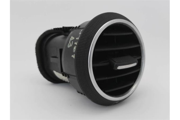 Recambio de rejilla entrada de aire para audi a3 sportback (8pa) 2.0 tdi ambiente referencia OEM IAM 8P0820901A 8P0820901 