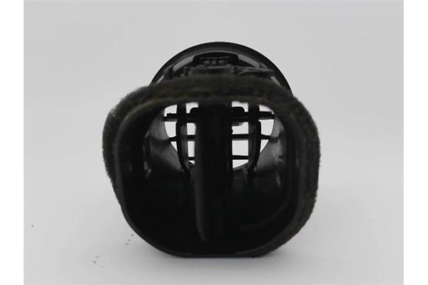 Recambio de rejilla entrada de aire para audi a3 sportback (8pa) 2.0 tdi ambiente referencia OEM IAM 8P0820901A 8P0820901 