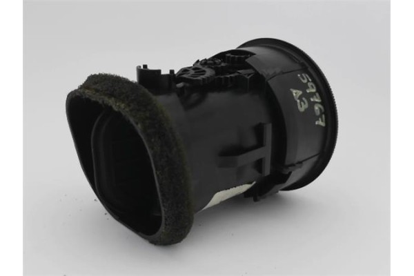 Recambio de rejilla entrada de aire para audi a3 sportback (8pa) 2.0 tdi ambiente referencia OEM IAM 8P0820901A 8P0820901 