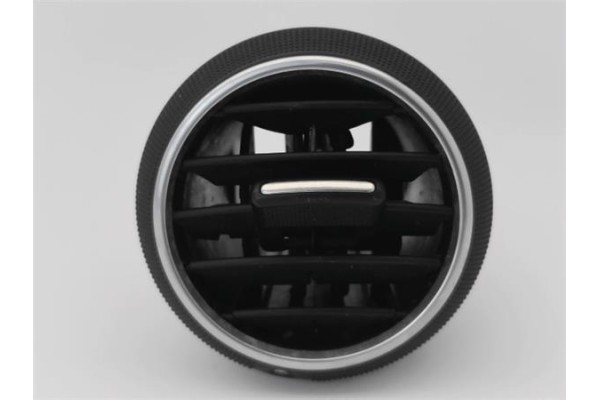Recambio de rejilla entrada de aire para audi a3 sportback (8pa) 2.0 tdi ambiente referencia OEM IAM 8P0820901A 8P0820901 