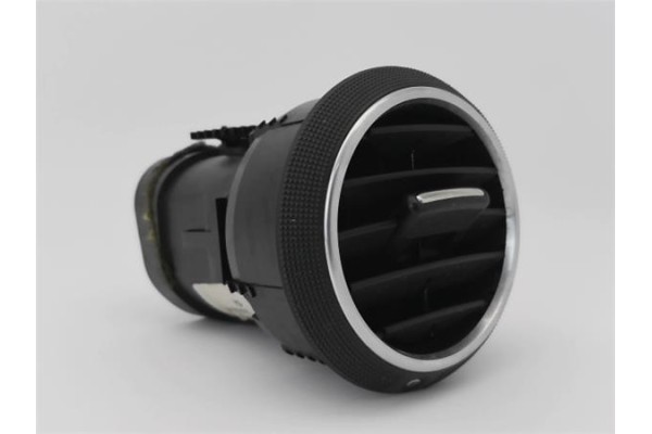 Recambio de rejilla entrada de aire para audi a3 sportback (8pa) 2.0 tdi ambiente referencia OEM IAM 8P0820901A 8P0820901 