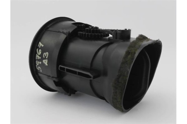 Recambio de rejilla entrada de aire para audi a3 sportback (8pa) 2.0 tdi ambiente referencia OEM IAM 8P0820901A 8P0820901 