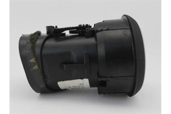 Recambio de rejilla entrada de aire para audi a3 sportback (8pa) 2.0 tdi ambiente referencia OEM IAM 8P0820901A 8P0820901 