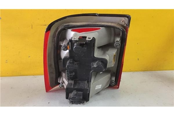 Recambio de piloto trasero derecho para opel vectra a 1.6 eco referencia OEM IAM   