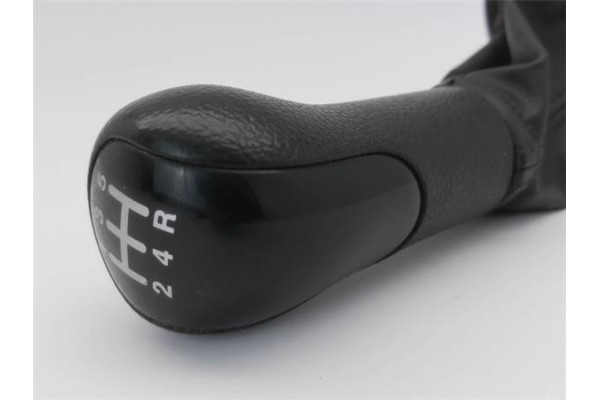Recambio de pomo palanca cambio para ford fusion (cbk) 1.4 tdci referencia OEM IAM 1359006  