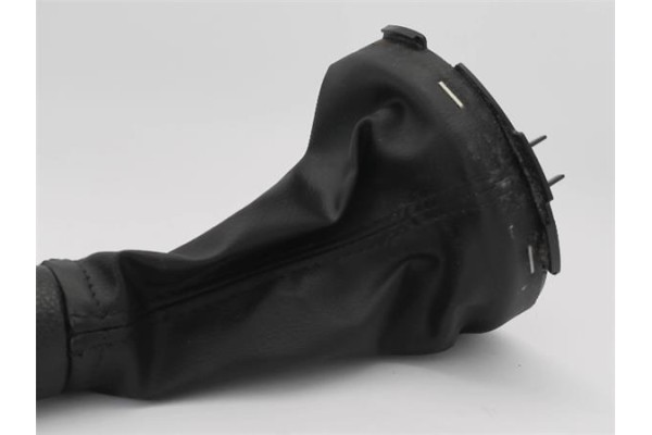 Recambio de pomo palanca cambio para ford fusion (cbk) 1.4 tdci referencia OEM IAM 1359006  