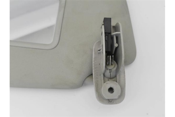 Recambio de parasol derecho para audi a3 sportback (8pa) 2.0 tdi ambiente referencia OEM IAM 8P0857552A  