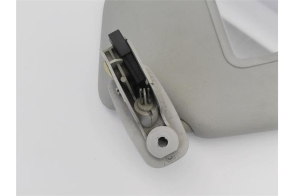 Recambio de parasol izquierdo para audi a3 sportback (8pa) 2.0 tdi ambiente referencia OEM IAM 8P0857551A  