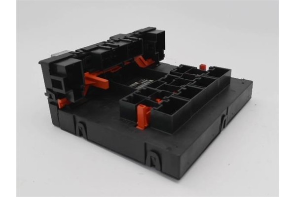 Recambio de caja fusibles/rele para audi a3 sportback (8pa) 2.0 tdi ambiente referencia OEM IAM 8P0907279 8P0907279F 