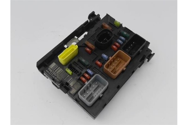 Recambio de caja fusibles/rele para peugeot 307 break/ sw (s2) 1.6 sw referencia OEM IAM 9661087080  