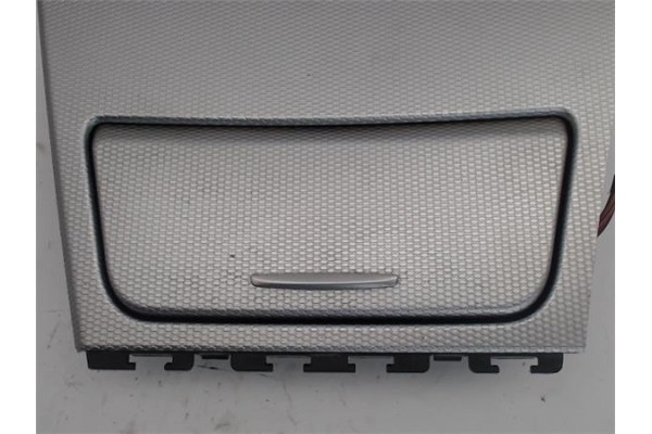 Recambio de embellecedor consola central para bmw serie 1 berlina (e81/e87) 2.0 120d referencia OEM IAM   