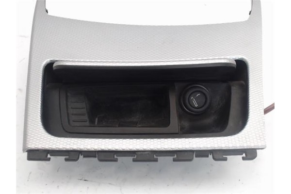 Recambio de embellecedor consola central para bmw serie 1 berlina (e81/e87) 2.0 120d referencia OEM IAM   