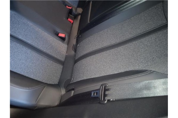 Recambio de juego asientos para peugeot 3008 1.5 gt line referencia OEM IAM 9809643780 9,81E+09 