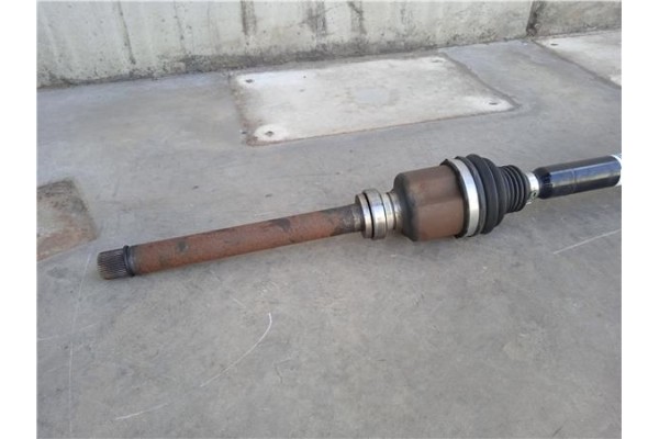 Recambio de palier delantero derecho para peugeot 3008 1.5 gt line referencia OEM IAM 9840014380  