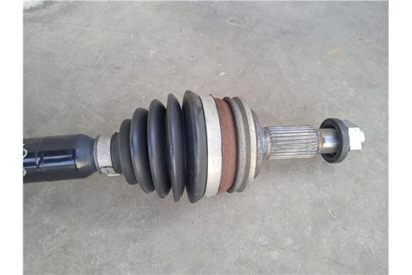 Recambio de palier delantero derecho para peugeot 3008 1.5 gt line referencia OEM IAM 9840014380  